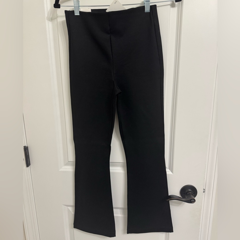 NWT high rise flare cropped black leggings from Zara. Size S